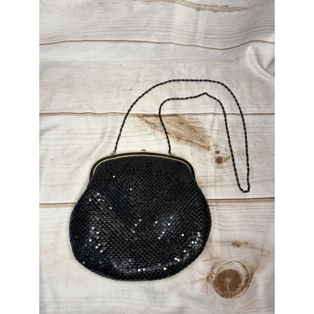 Vintage Boutique Black Aluminum Metal Mesh Purse Gold Chain And Kiss Clasp‎